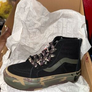 Vans Kids High-Top Sneakers - Black and Camouflage